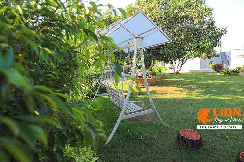 Lion Signature Family Resort Sasan Gir Ngoại thất bức ảnh